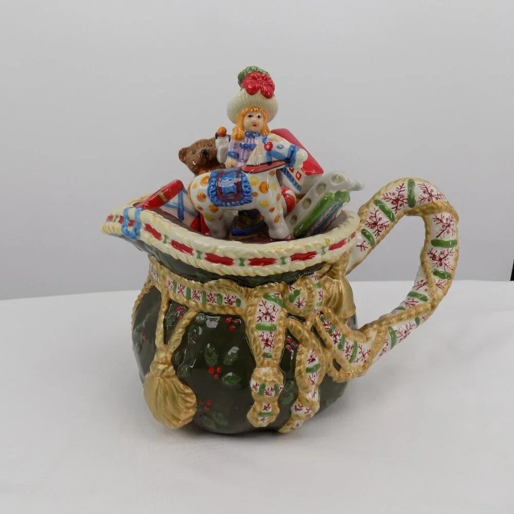 Studio Nova Woodland Holly Santa 7 1/2" 28 oz Figural Teapot with Lid No Box Vtg - Picture 1 of 10